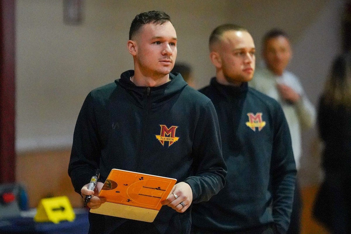 Tips For Being (Or Managing) a Great Assistant Coach